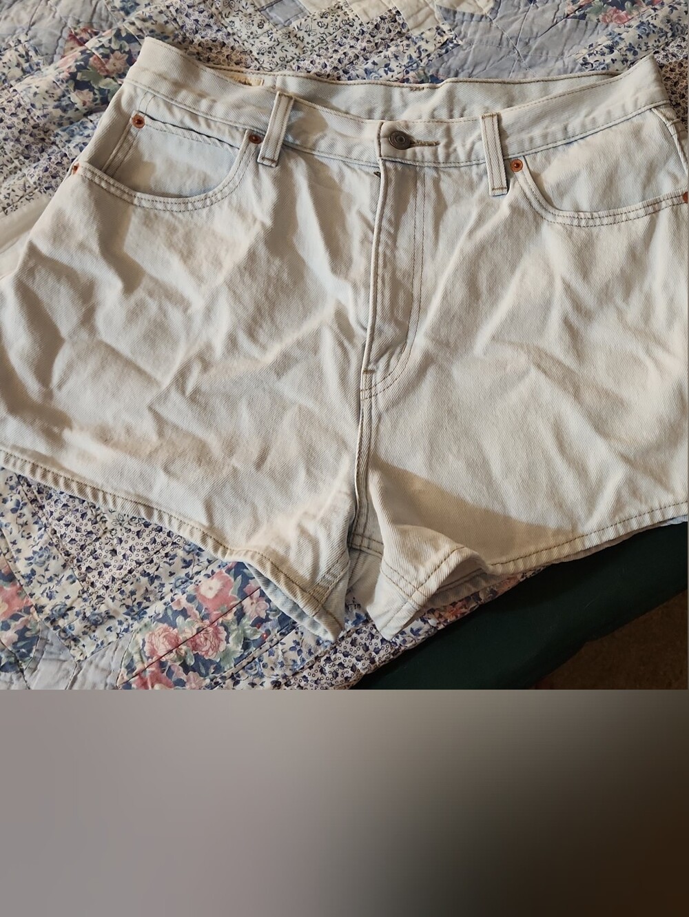 Light Levis Women's Denim Shorts